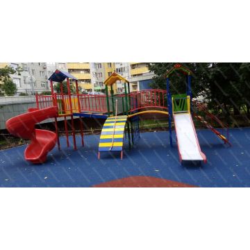 ДИК Дворик детства с винтовой горкой