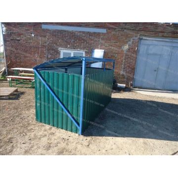 Контейнерная площадка для мусора с опрокидывающимся верхом на 3 контейнера